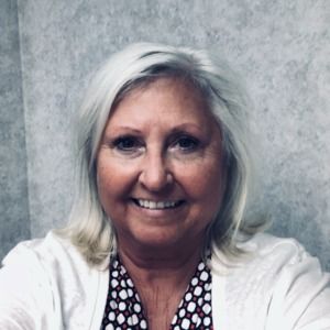 Meet your Posher, Debbie